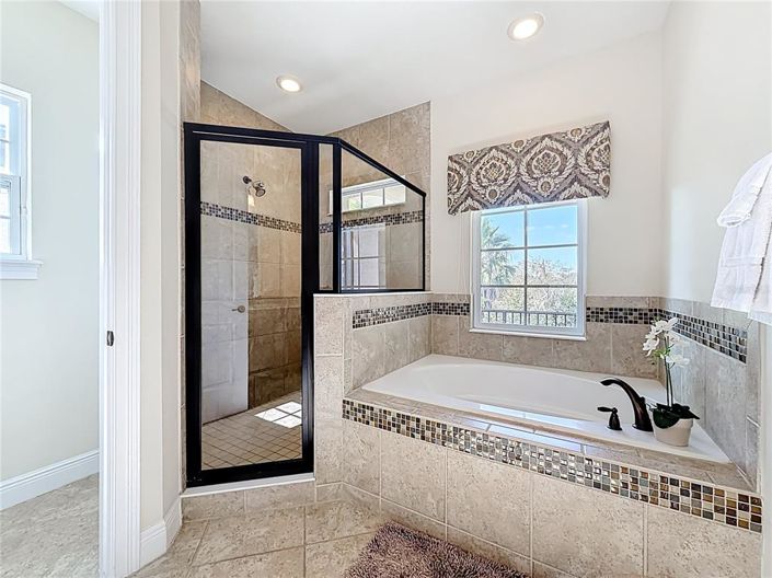 Image No.40-5 Bed House for sale