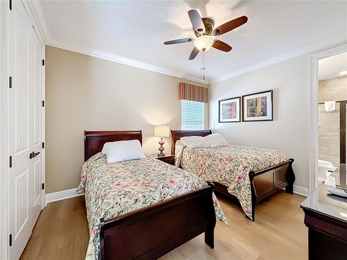 Image No.43-5 Bed House for sale