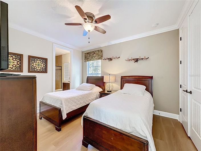 Image No.48-5 Bed House for sale