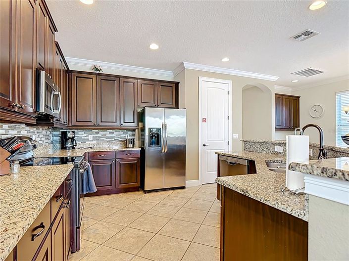 Image No.7-5 Bed House for sale