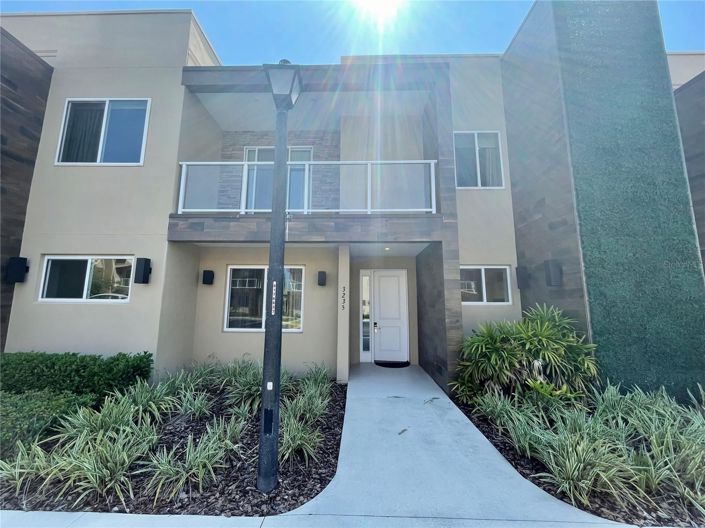 Image No.1-4 Bed Townhouse for sale