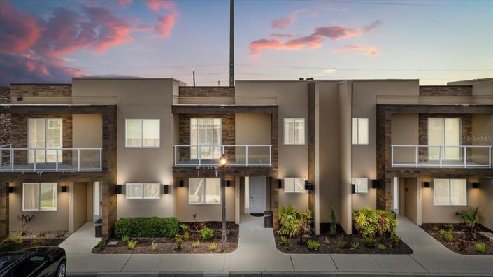 Image No.2-4 Bed Townhouse for sale