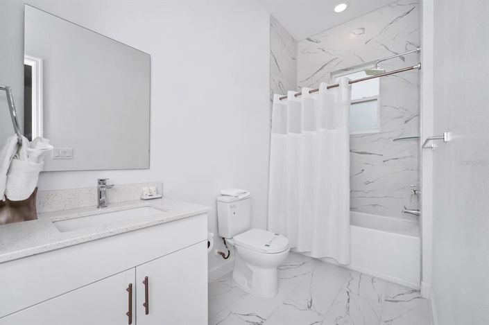 Image No.16-4 Bed Townhouse for sale