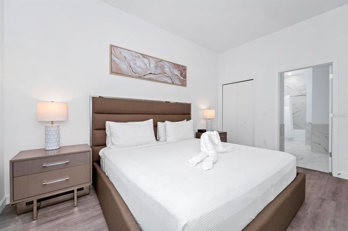 Image No.19-4 Bed Townhouse for sale