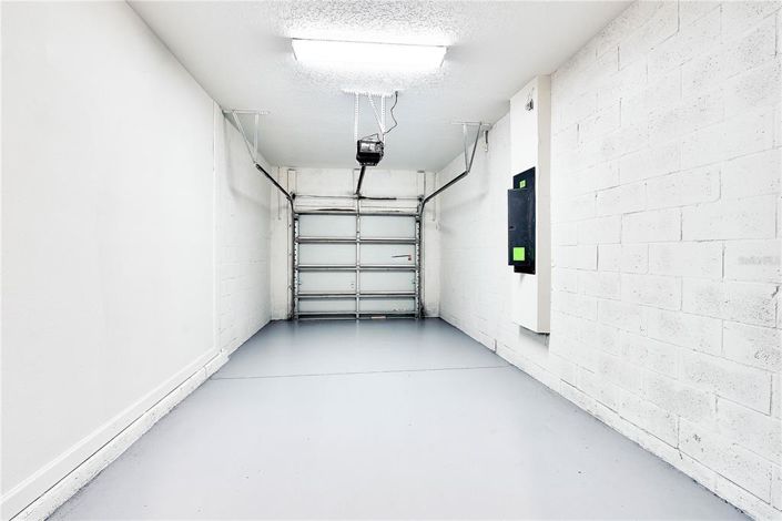 Image No.38-5 Bed House for sale