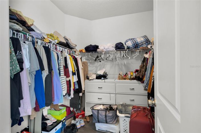 Image No.17-4 Bed Property for sale