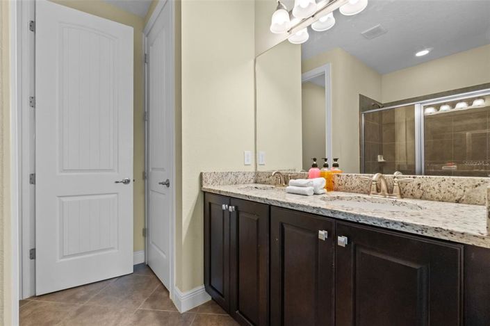 Image No.15-8 Bed House for sale