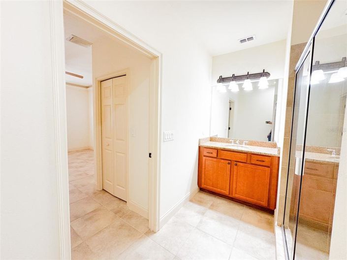 Image No.12-4 Bed Townhouse for sale