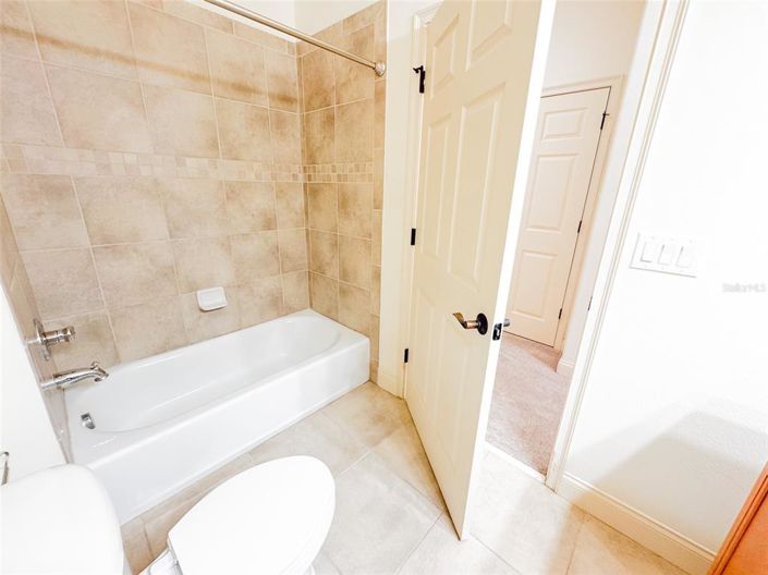 Image No.22-4 Bed Townhouse for sale