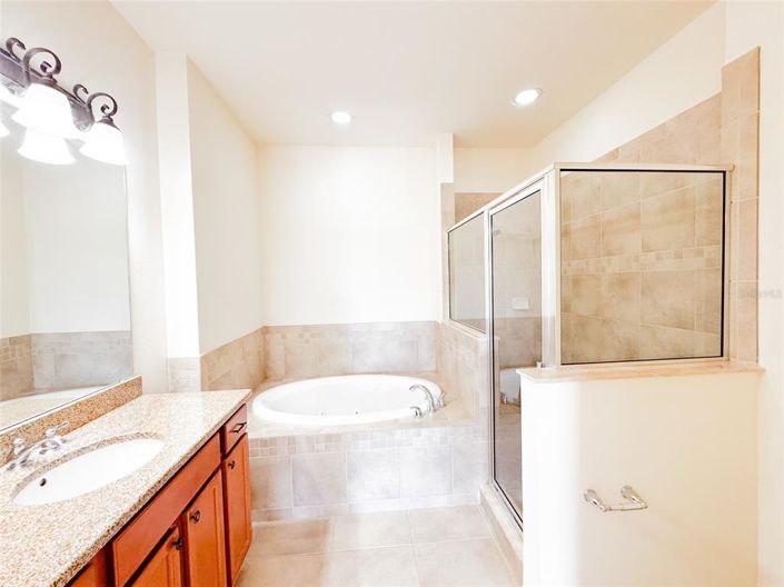 Image No.24-4 Bed Townhouse for sale