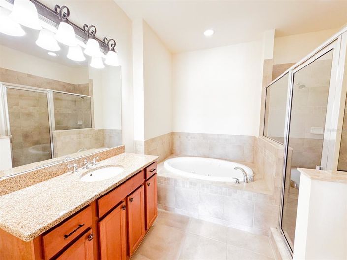 Image No.25-4 Bed Townhouse for sale