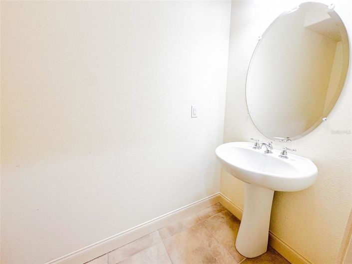 Image No.28-4 Bed Townhouse for sale