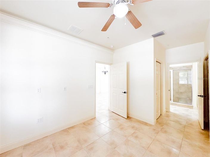 Image No.29-4 Bed Townhouse for sale