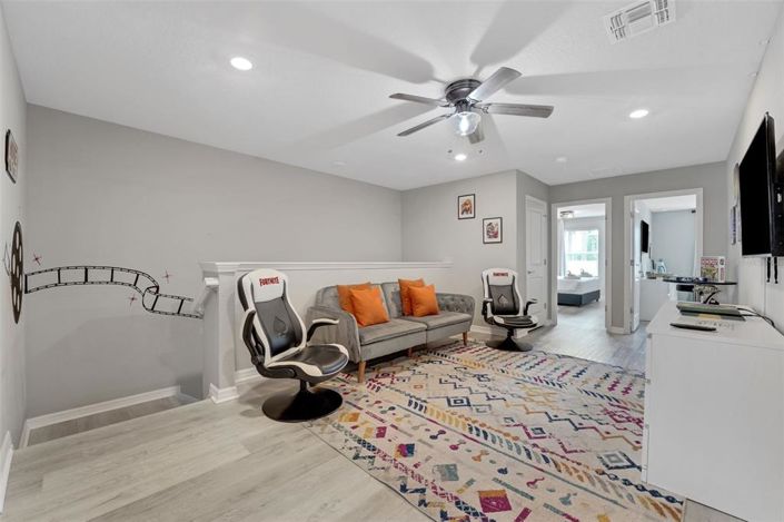 Image No.12-5 Bed Townhouse for sale