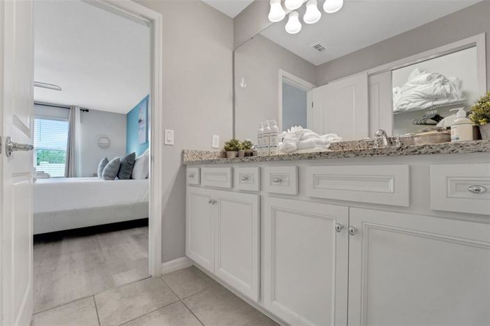 Image No.27-5 Bed Townhouse for sale