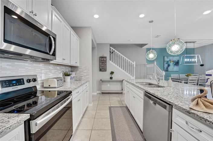 Image No.7-5 Bed Townhouse for sale