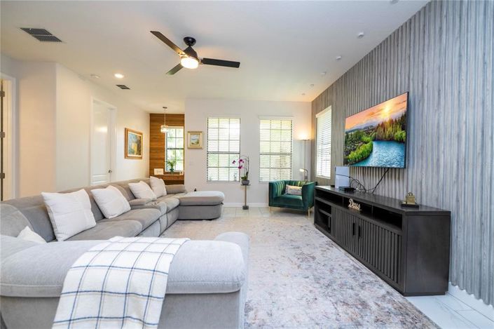 Image No.28-6 Bed Townhouse for sale