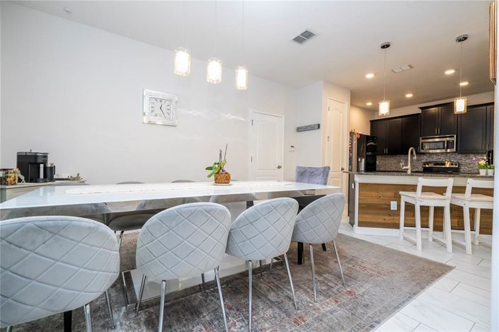 Image No.32-6 Bed Townhouse for sale