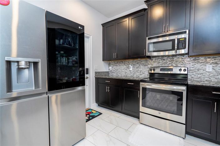 Image No.40-6 Bed Townhouse for sale