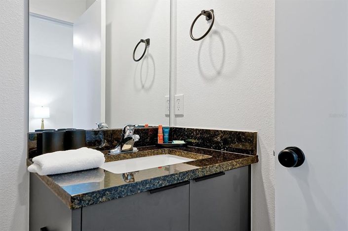 Image No.35-3 Bed Townhouse for sale