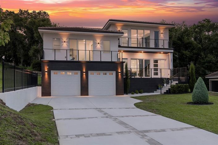 Image No.2-5 Bed House for sale