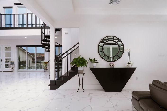 Image No.36-5 Bed House for sale