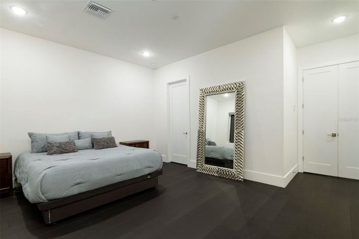 Image No.49-5 Bed House for sale