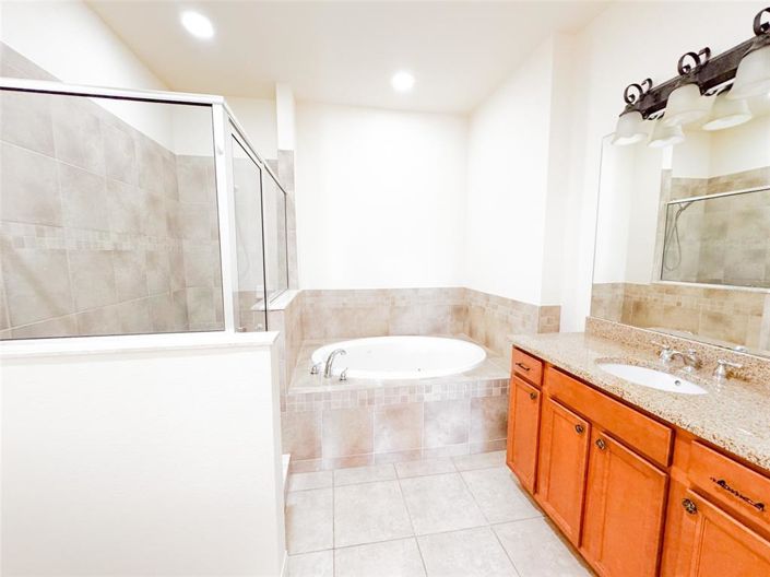 Image No.28-4 Bed Townhouse for sale