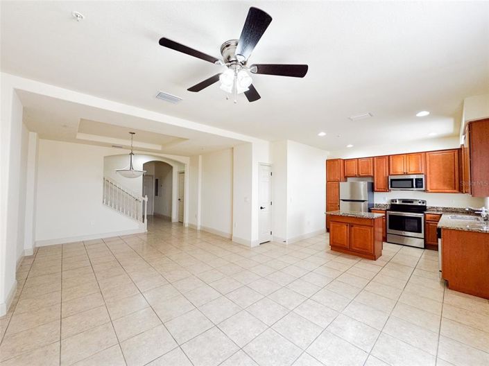 Image No.7-4 Bed Townhouse for sale