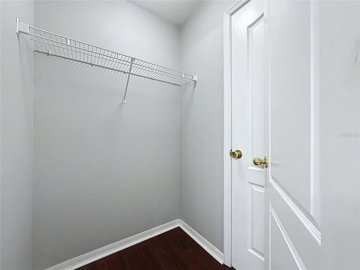 fs512826210