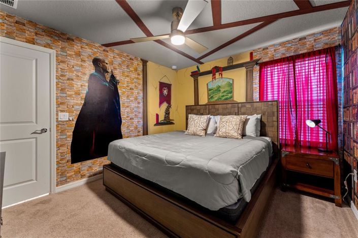 Image No.20-8 Bed Property for sale