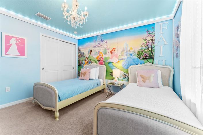 Image No.21-8 Bed Property for sale