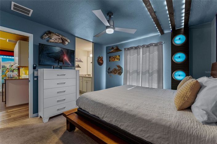 Image No.26-8 Bed House for sale