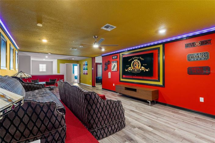 Image No.40-8 Bed House for sale