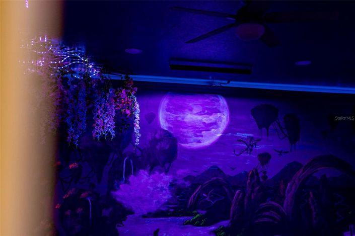 Image No.48-8 Bed House for sale