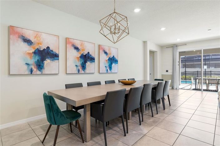 Image No.6-8 Bed House for sale