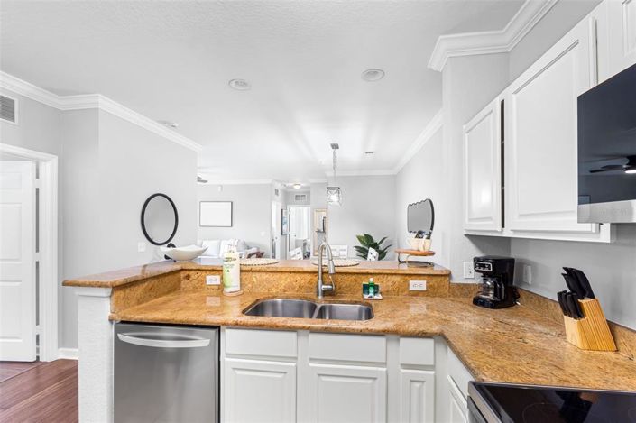 Image No.12-3 Bed Property for sale