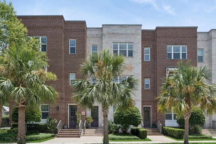 Image No.1-3 Bed Townhouse for sale