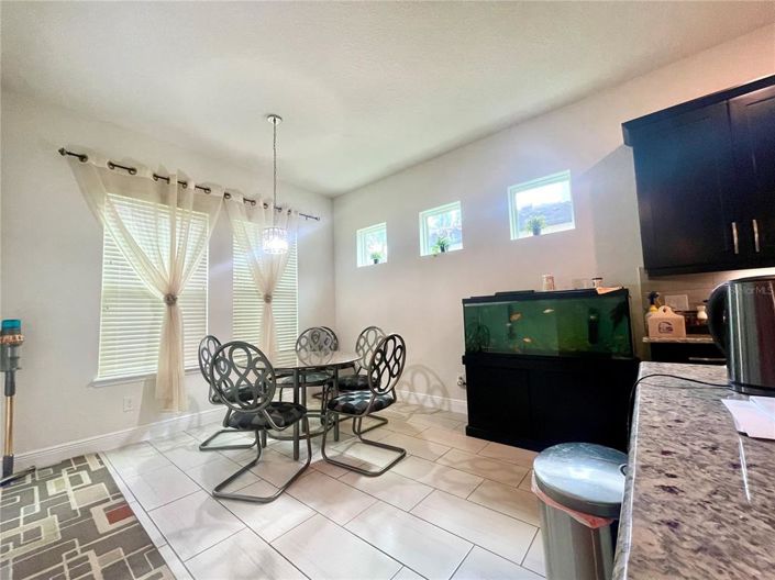 Image No.11-5 Bed House for sale