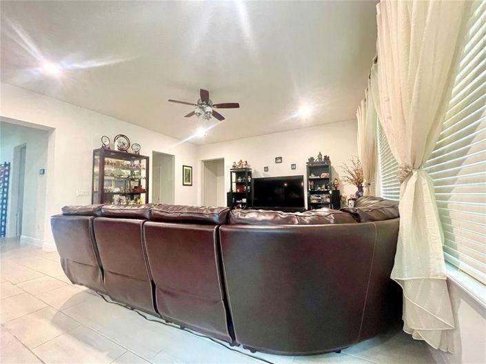 Image No.12-5 Bed House for sale