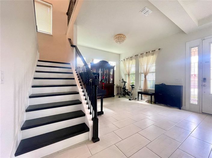 Image No.5-5 Bed House for sale