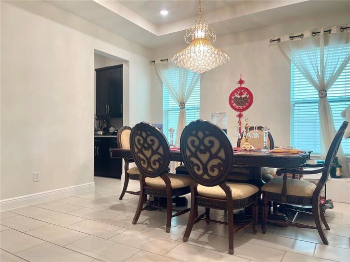 Image No.7-5 Bed House for sale