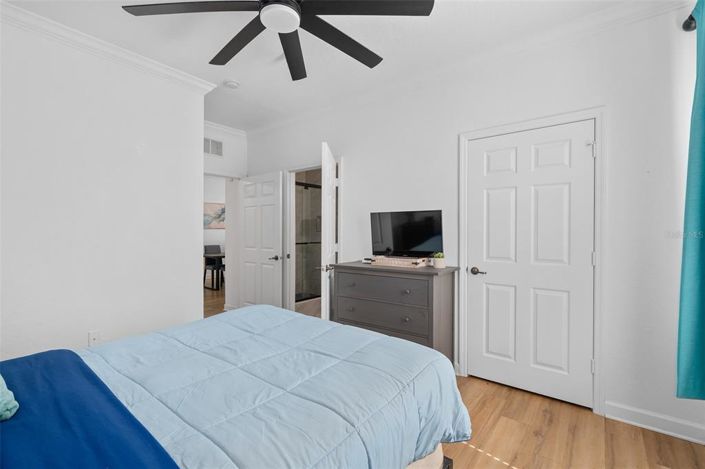 Image No.8-2 Bed Property for sale