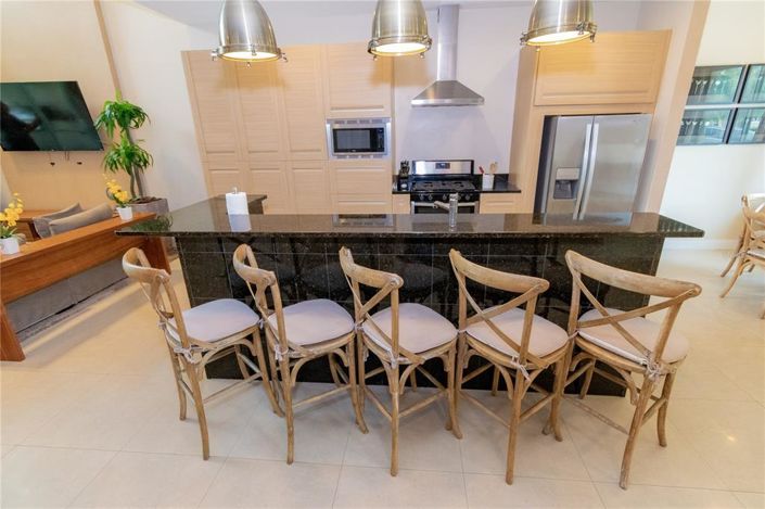 Image No.11-4 Bed Townhouse for sale