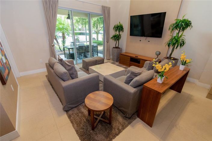 Image No.12-4 Bed Townhouse for sale