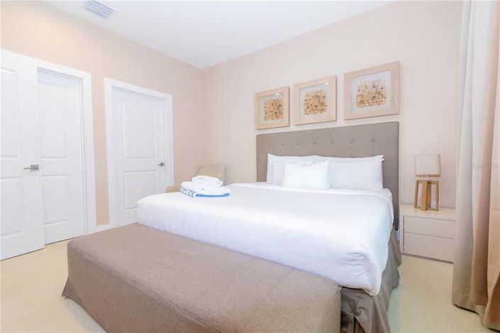 Image No.16-4 Bed Townhouse for sale