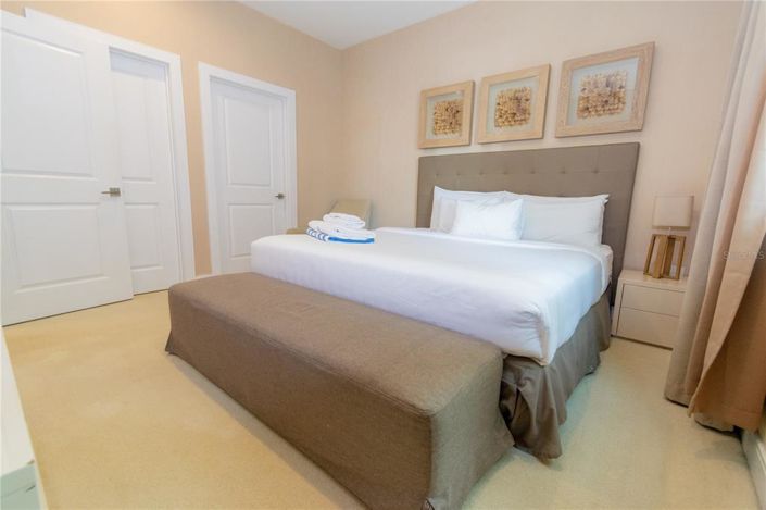 Image No.17-4 Bed Townhouse for sale