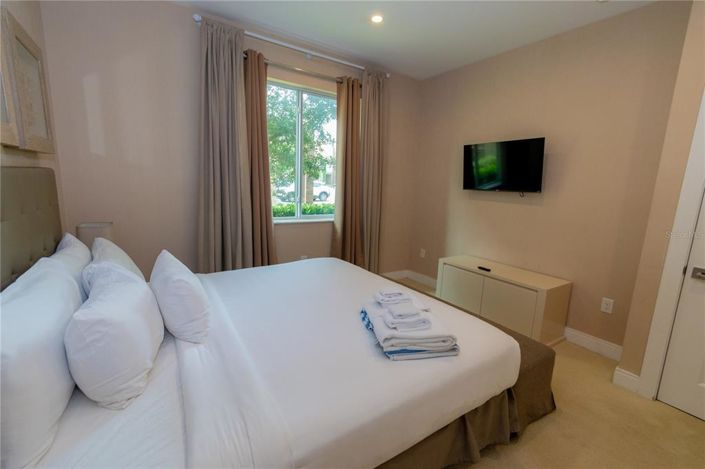 Image No.18-4 Bed Townhouse for sale