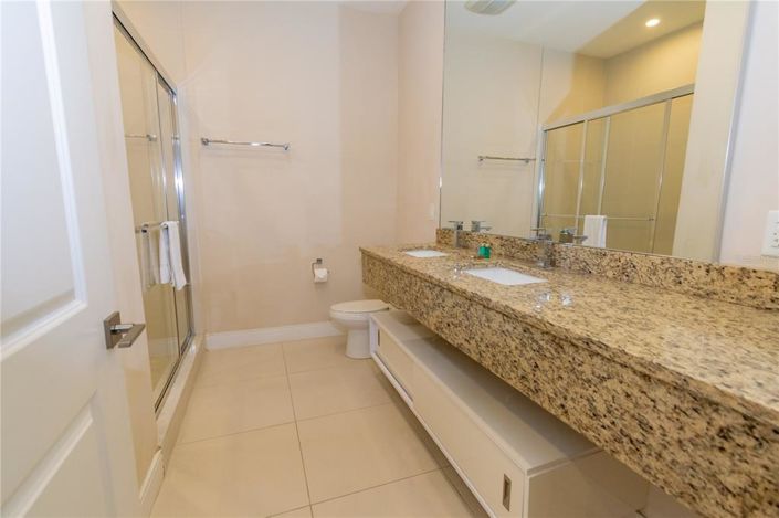 Image No.19-4 Bed Townhouse for sale