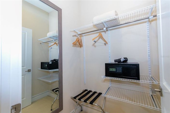 Image No.21-4 Bed Townhouse for sale